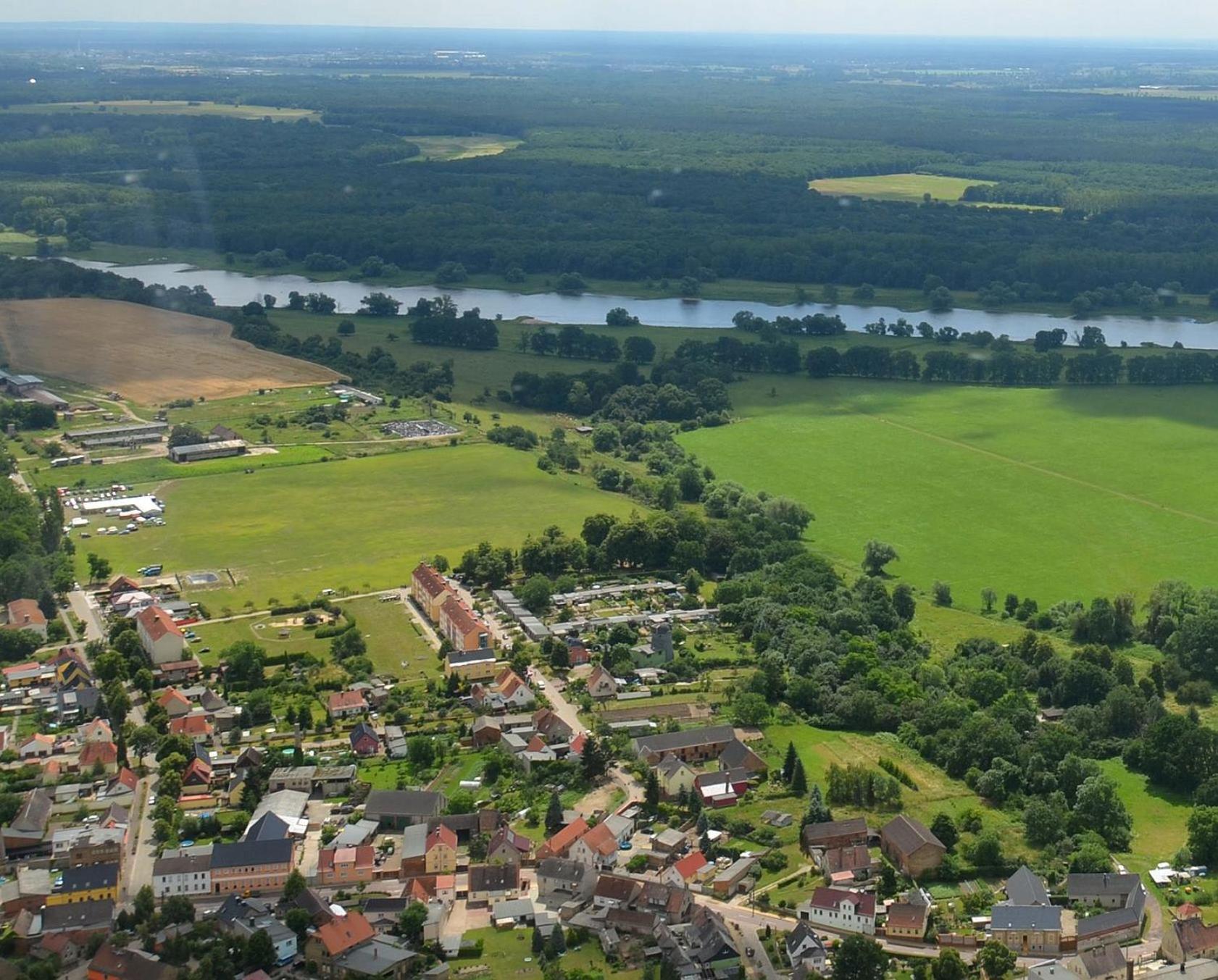 Ferienwohnung Zallnerhof Am Elberadweg In Steutz Exterior foto